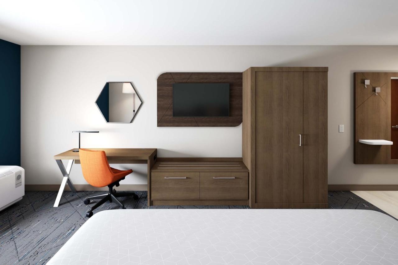 Holiday Inn Express & Suites Rhinelander By Ihg Bagian luar foto