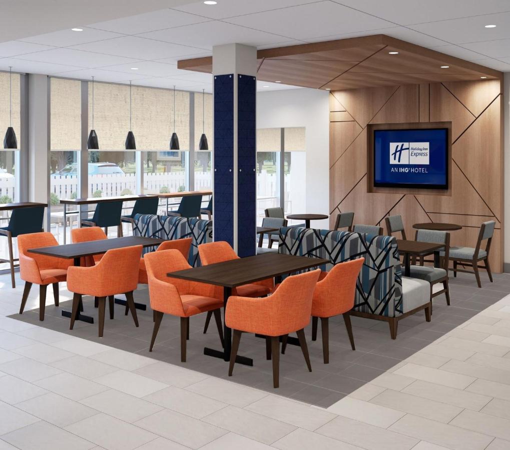 Holiday Inn Express & Suites Rhinelander By Ihg Bagian luar foto