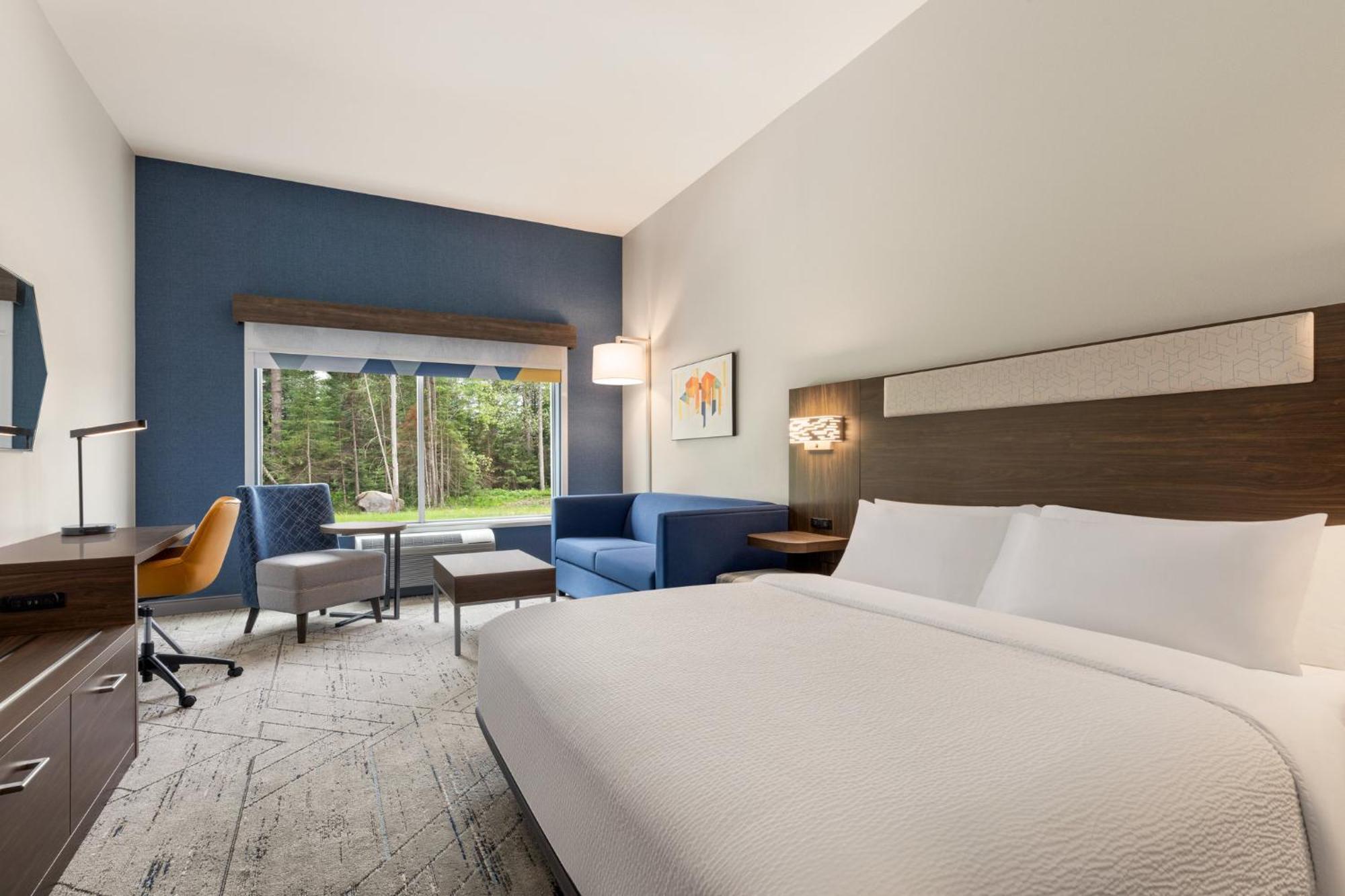 Holiday Inn Express & Suites Rhinelander By Ihg Bagian luar foto