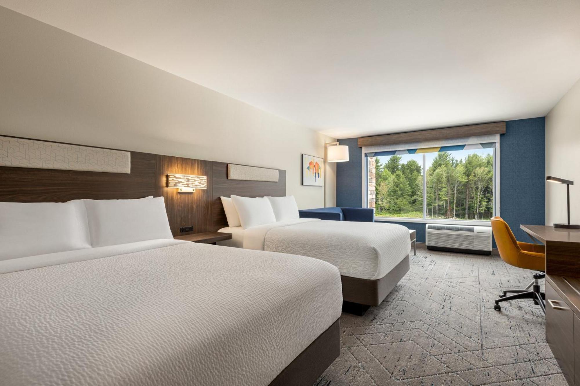 Holiday Inn Express & Suites Rhinelander By Ihg Bagian luar foto